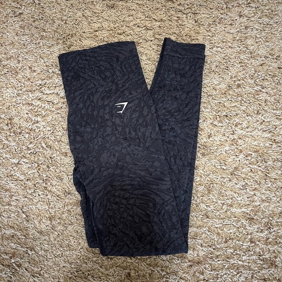 Gymshark Black & Gray High-Waisted Leggings - Picture 3 of 4